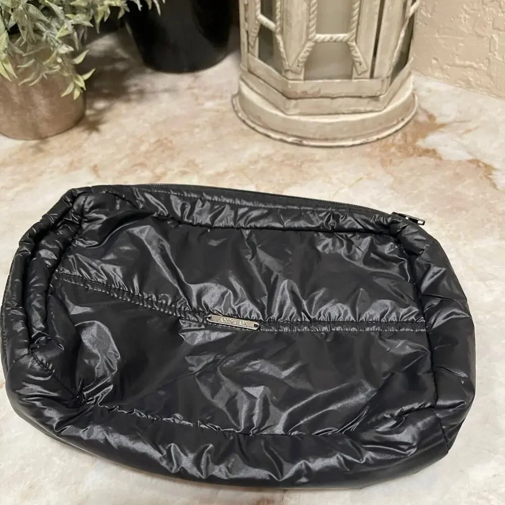 ANORAK puffer pouch